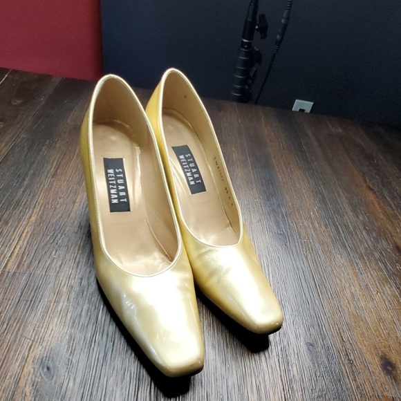 Stuart Weitzman gold patent leather pumps 8.5AA - Picture 1 of 4